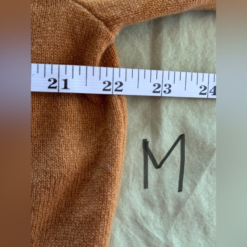 NWOT JCrew Cashmere crewneck sweater - Picture 4 of 5
